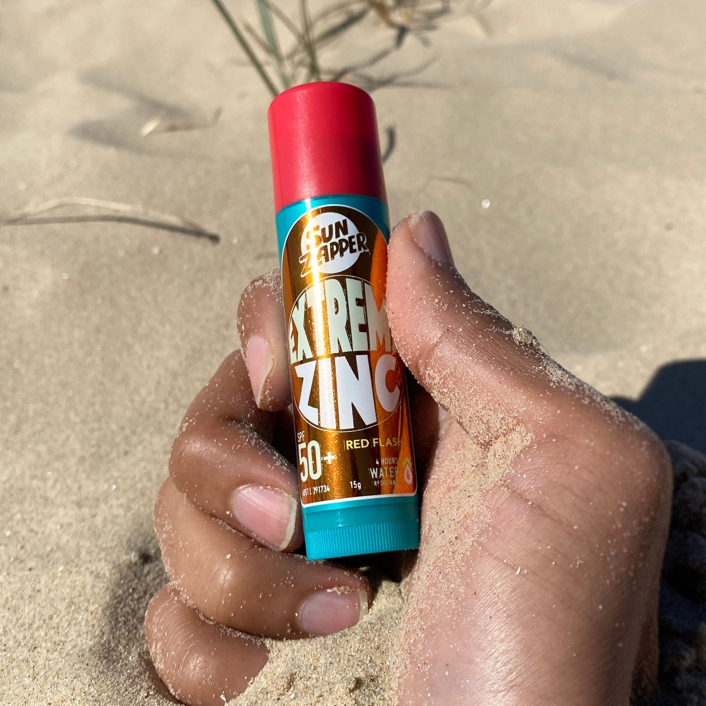 Sun Zapper Extreme Zinc Stick "Red Flash" SPF 50+ | Protector Solar Mineral en Stick Mineral a base de zinc color ROJO 15g |Alta protección solar UVA/UVB con color vibrante | Resistente al Agua | Fórmula Reef Safe | Hecho en Australia.